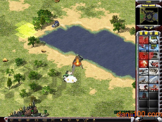 红警2共和国之辉手游 红警2共和国之辉手机版